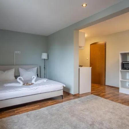 Family And Friends Hotel