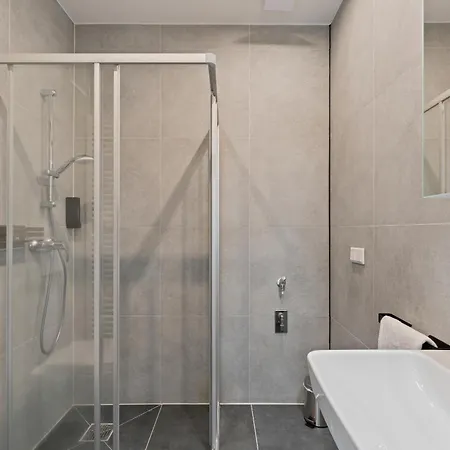 Hotel Family And Friends