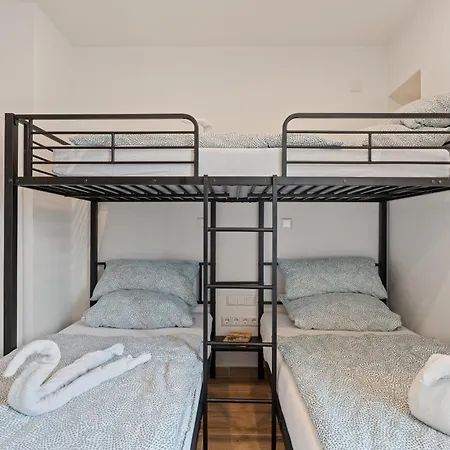 Hotel Family And Friends