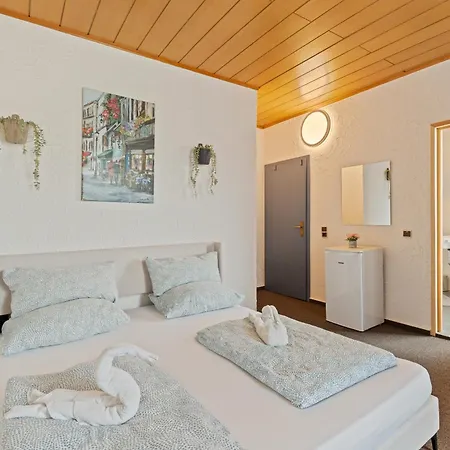 Hotel Family And Friends