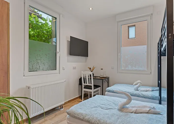 Family And Friends מלון 5*