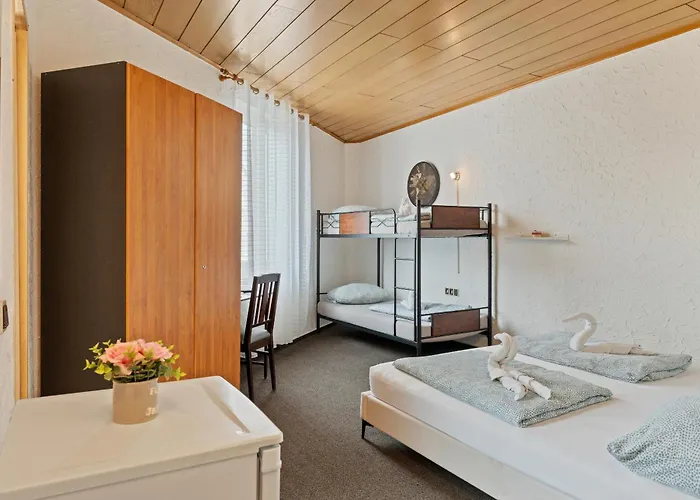 Family And Friends מלון Haßloch