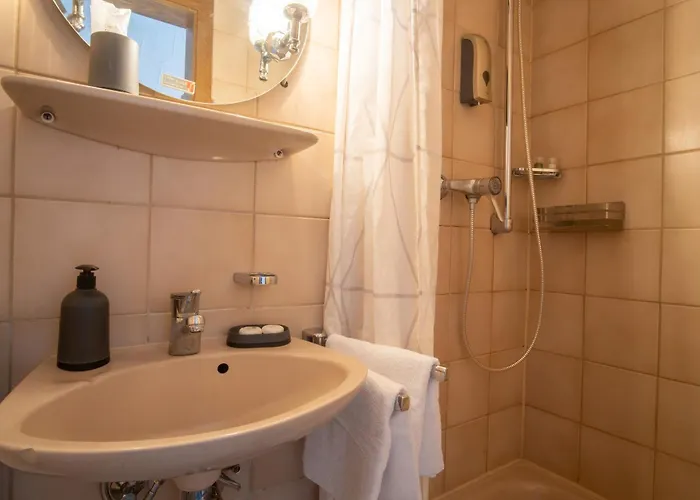 מלון Family And Friends