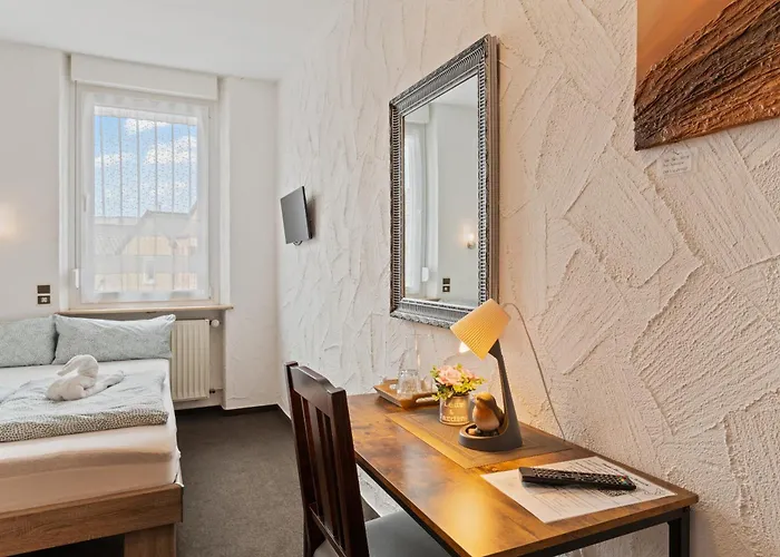 מלון Family And Friends 5*