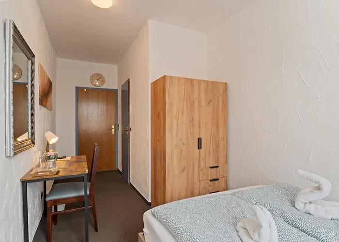 Family And Friends מלון 5*