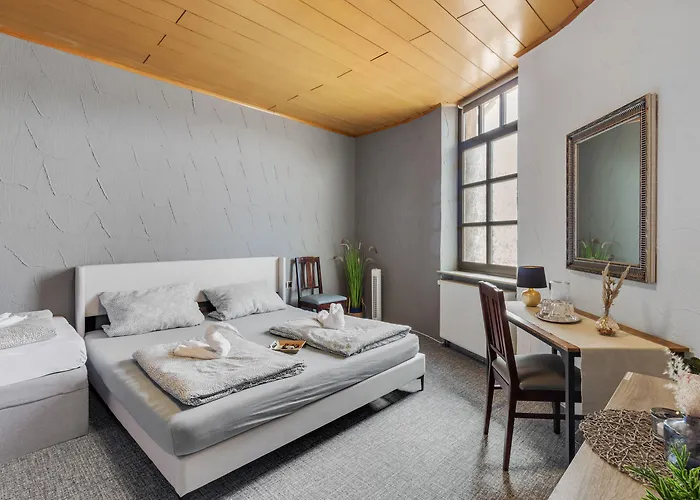 מלון Family And Friends