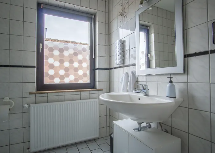 מלון Family And Friends 5*