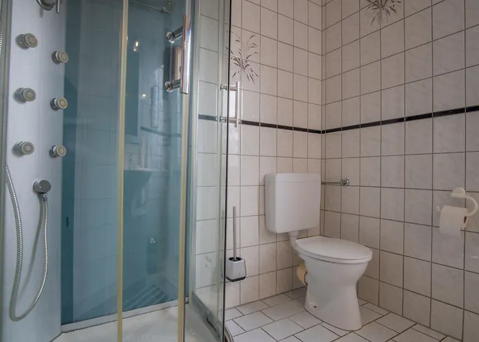 Family And Friends מלון 5*